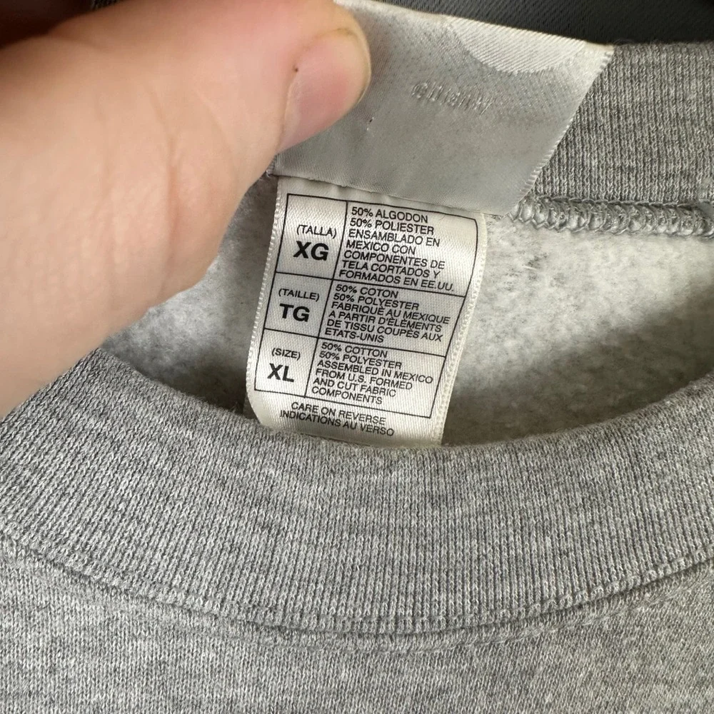 Disney Store Winnie the Pooh Graphic Sweatshirt Mens XL Gray Vintage Style